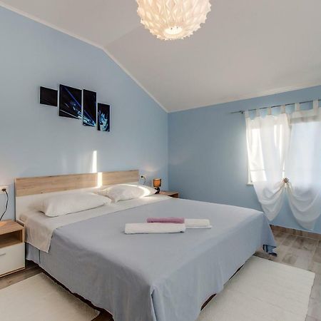 Apartman Leon & Rent A Quad 말리로시니 외부 사진