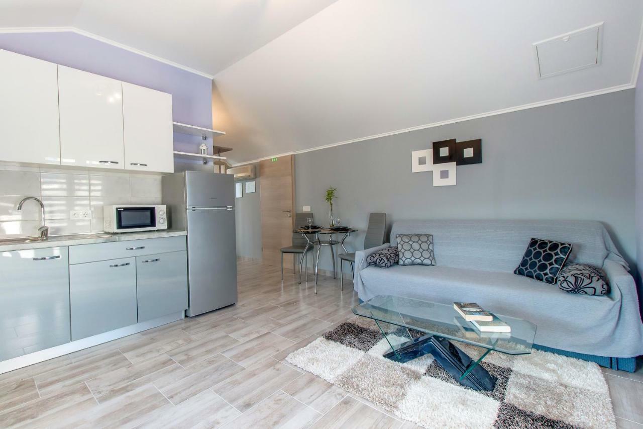 Apartman Leon & Rent A Quad 말리로시니 외부 사진